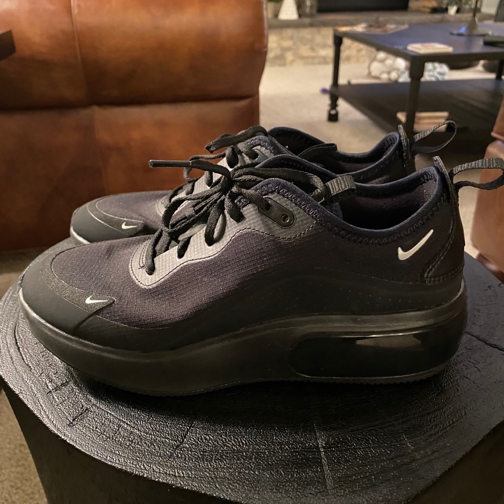 Nike Air Max Dia Size 6.5